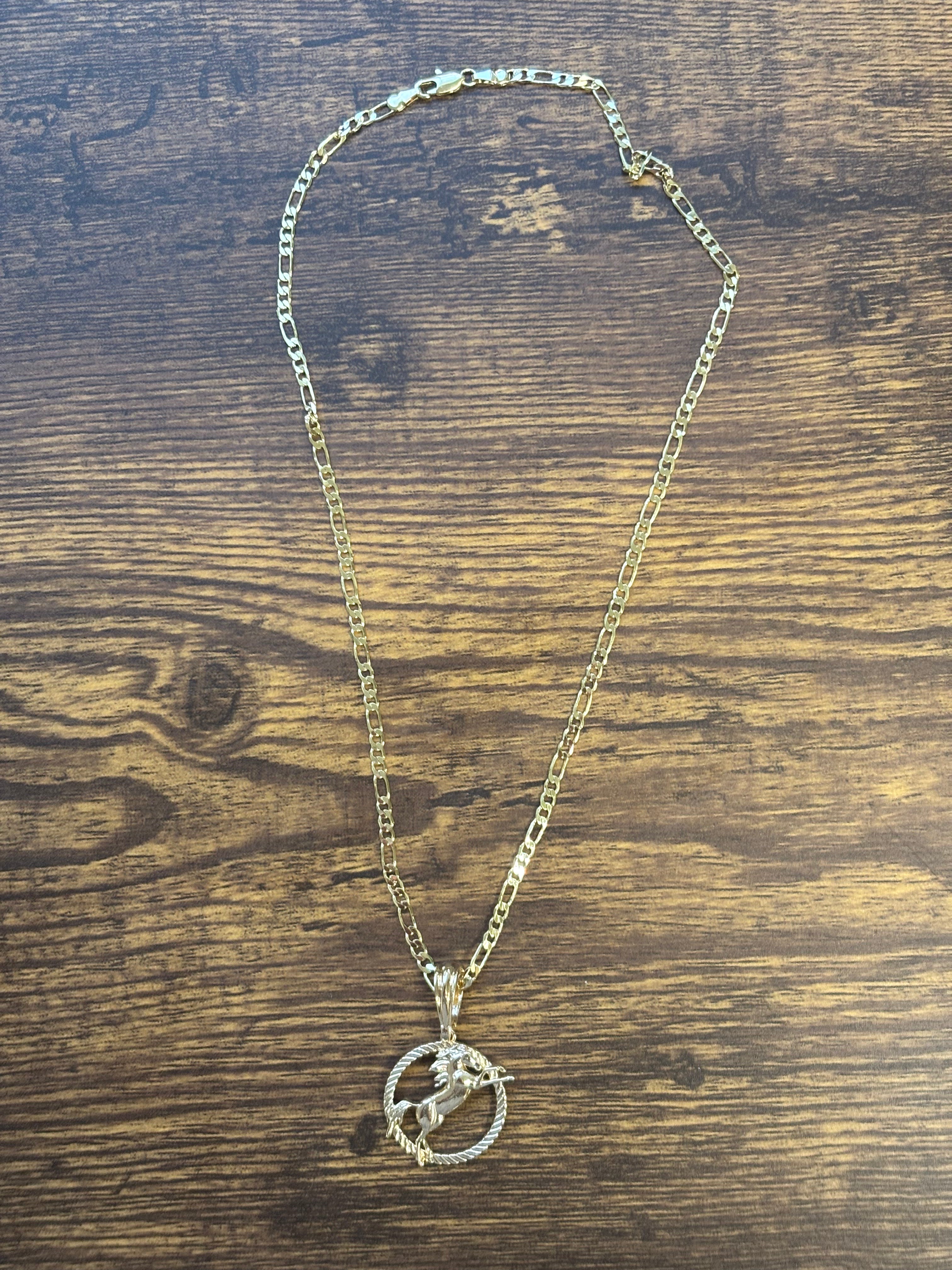 Lasso up necklace